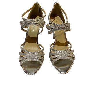 Aldo silver party dancing shoes size 8.5